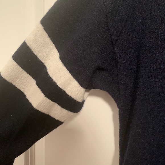 Navy American Eagle sweater XL - Picture 3 of 4